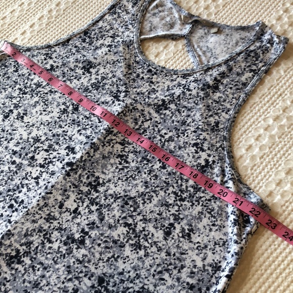 Athletica size 1X blue and white workout tank top with back cutout/ keyhole - Picture 5 of 6